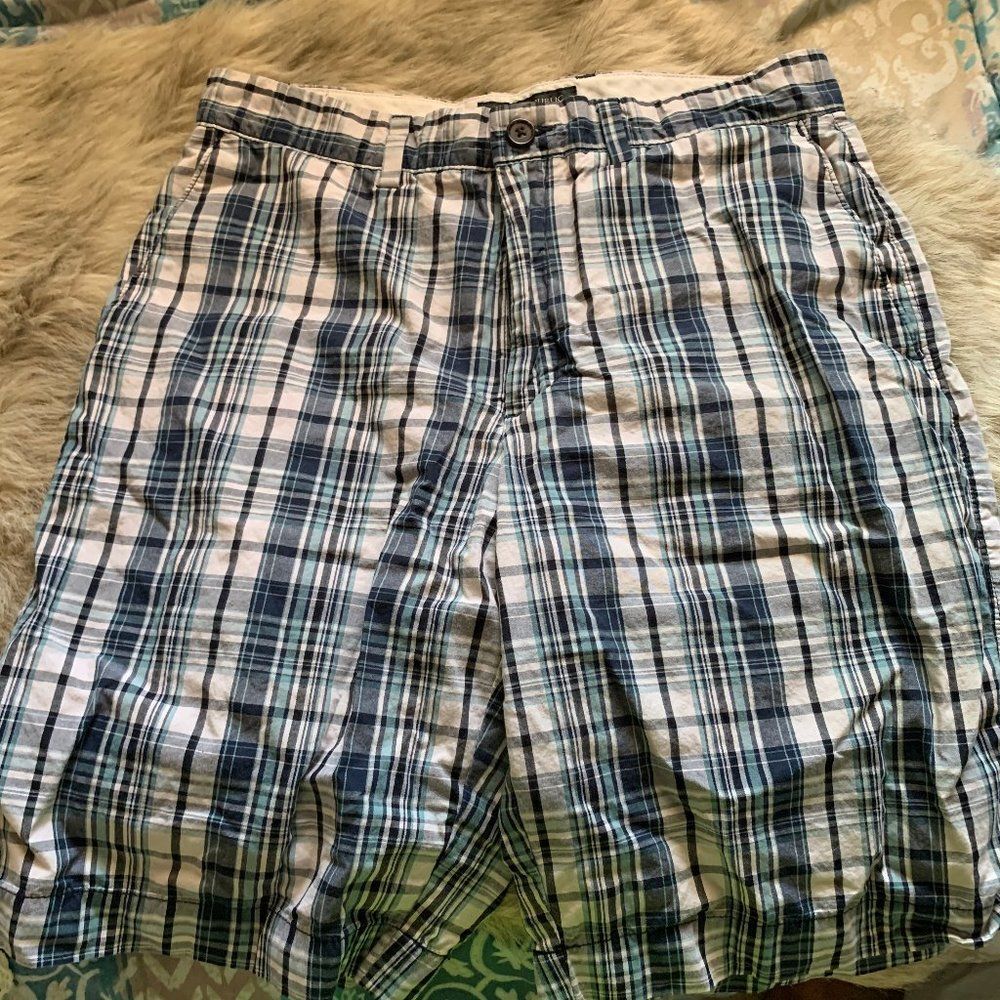 sz 32 blue plaid shorts